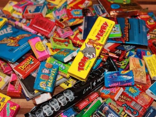 Чи можливо отруїтися жувальною гумкою: симптоми та наслідки